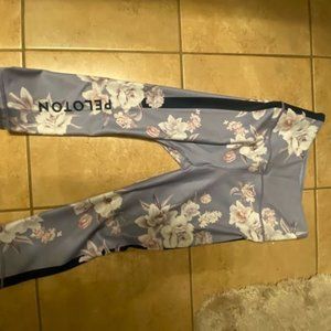 NWT Peloton Wild Flower HIgh-Rise Capri Leggings